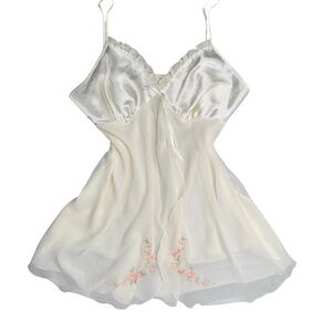 Secret Treasures Ivory Babydoll Slip Floral Embroidery Womens Size M Cottagecore